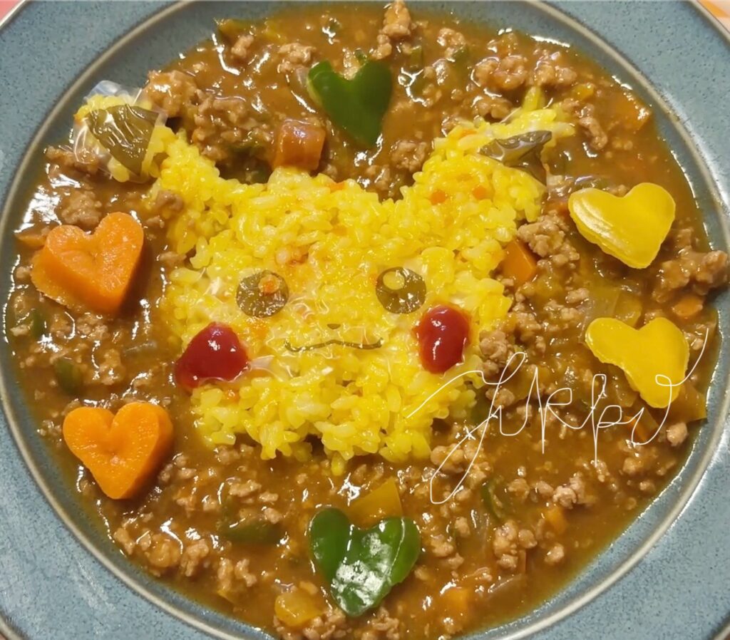 8歳が盛り付けたカレー