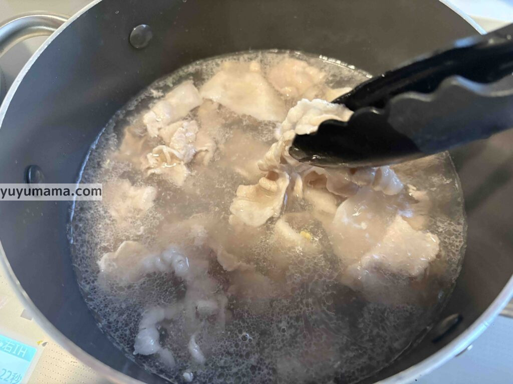 豚をゆがく