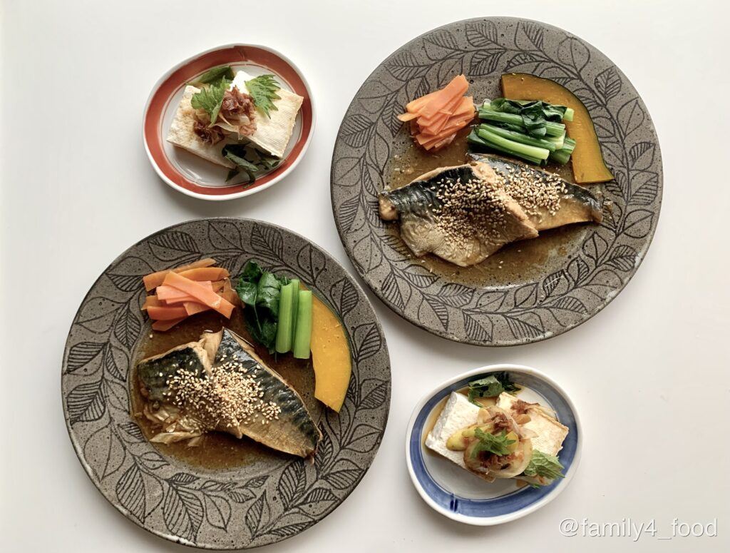 Oisixで作った和食ごはん（サバ味噌煮・冷奴）